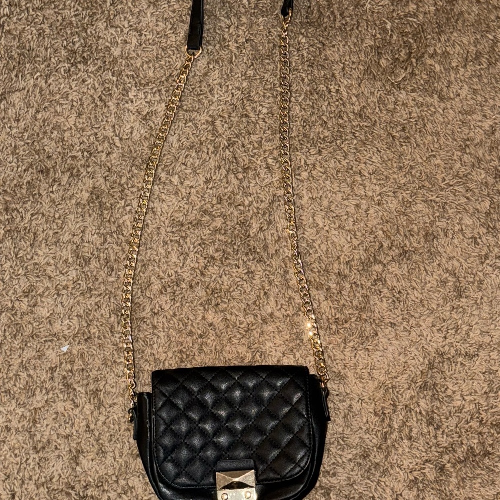 Forever 21 Black Quilted Shoulder Bag with Gold Chain